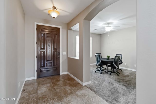 2574 E DONATO Drive, Gilbert, AZ 85298