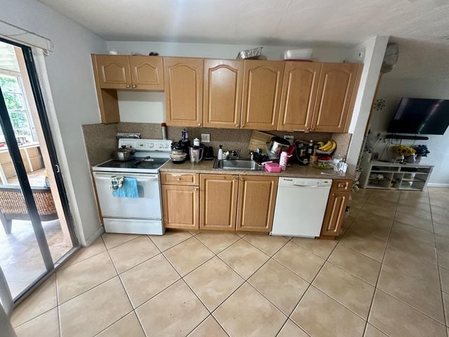 2930 NE 10 Terrace, Pompano Beach, FL 33064