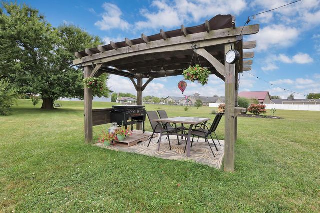 2206 State Route 56, London, OH 43140