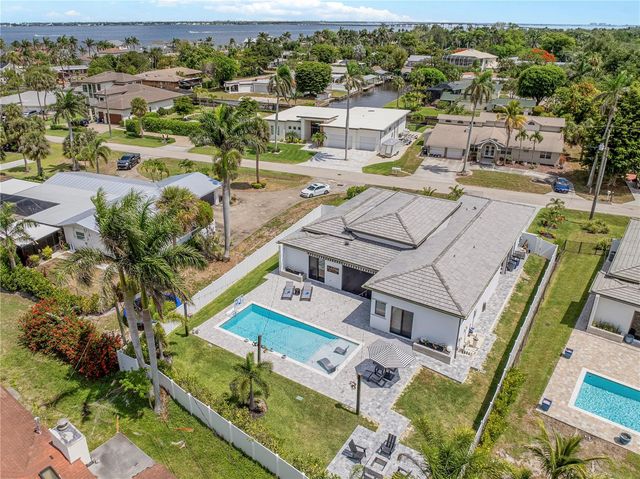 1324 LONGWOOD DRIVE, Fort Myers, FL 33919