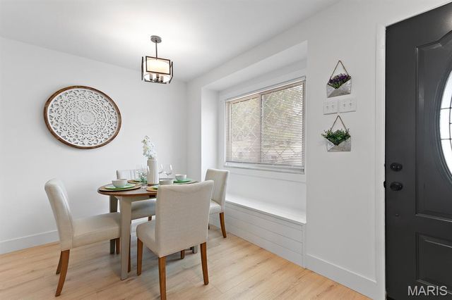 8533 Mackenzie Road, St Louis, MO 63123