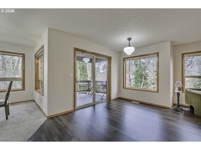 2484 Ne NICKI Ct, Hillsboro, OR 97124