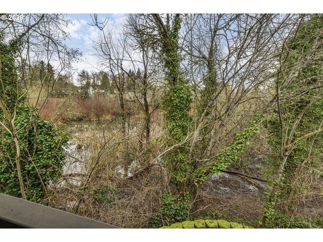 2484 Ne NICKI Ct, Hillsboro, OR 97124