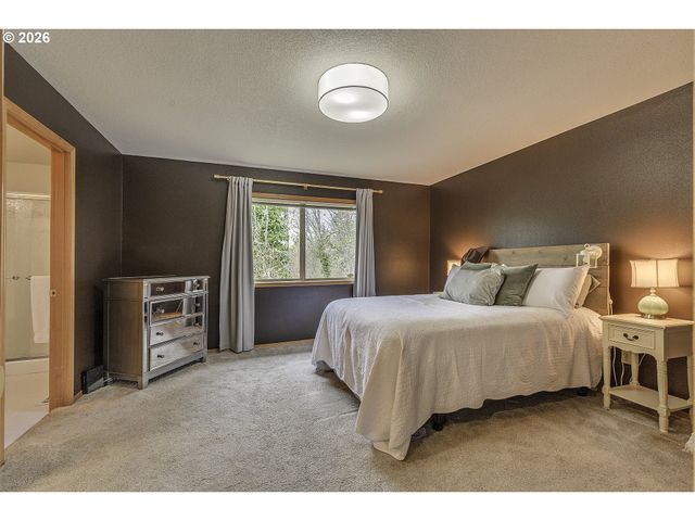 2484 Ne NICKI Ct, Hillsboro, OR 97124