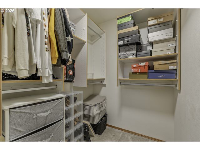 2484 Ne NICKI Ct, Hillsboro, OR 97124