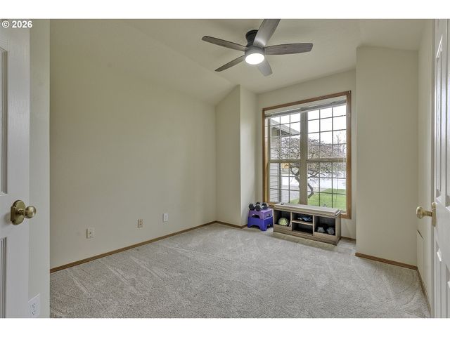 2484 Ne NICKI Ct, Hillsboro, OR 97124