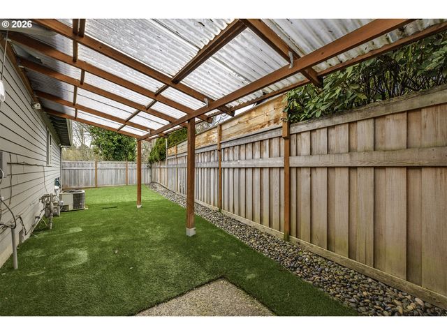 2484 Ne NICKI Ct, Hillsboro, OR 97124