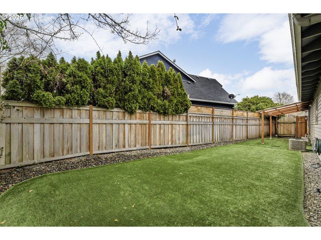 2484 Ne NICKI Ct, Hillsboro, OR 97124