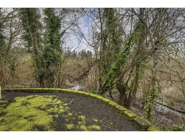 2484 Ne NICKI Ct, Hillsboro, OR 97124