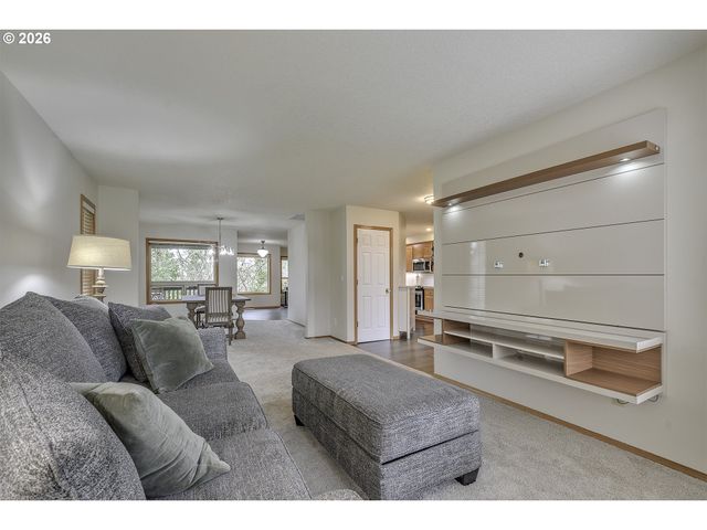 2484 Ne NICKI Ct, Hillsboro, OR 97124