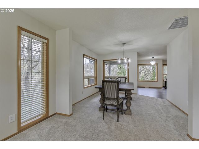 2484 Ne NICKI Ct, Hillsboro, OR 97124