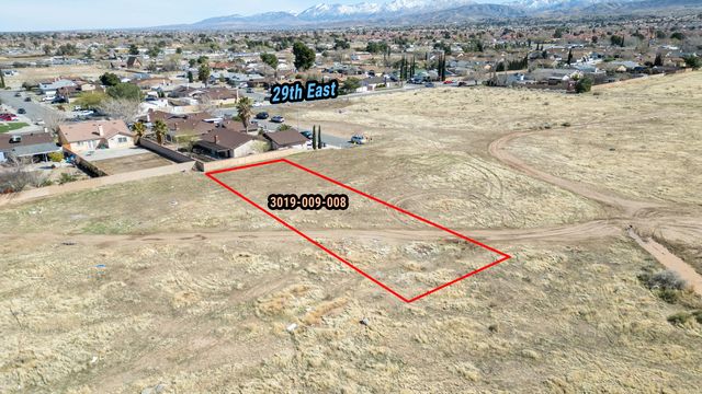 Cor Ave R9 28th Ste, Palmdale, CA 93550