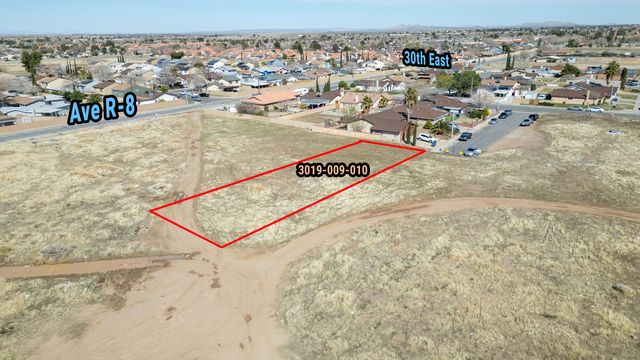 Cor Ave R9 28th Ste, Palmdale, CA 93550