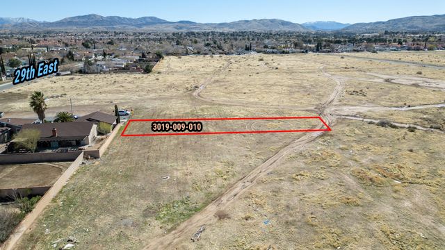 Cor Ave R9 28th Ste, Palmdale, CA 93550