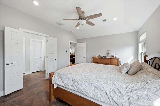 2209 N Hickory Street, Sherman, TX 75092