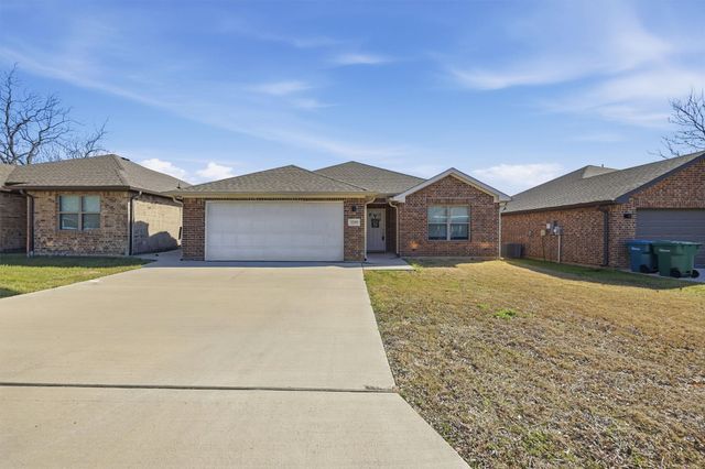 2209 N Hickory Street, Sherman, TX 75092
