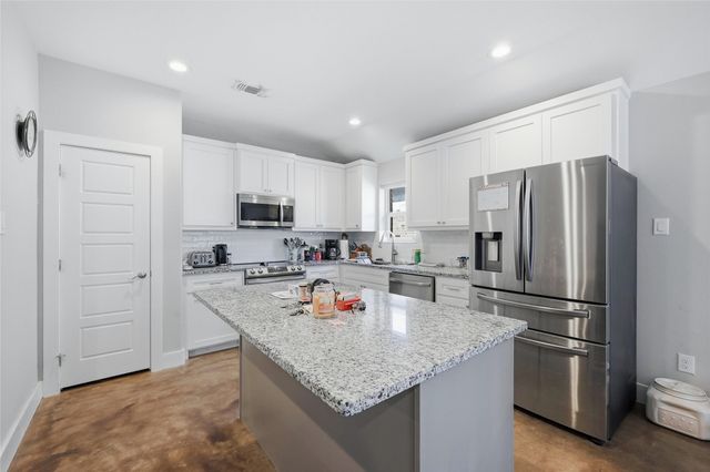 2209 N Hickory Street, Sherman, TX 75092