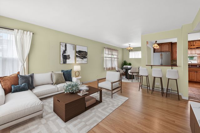 5012 N Busse Avenue, Chicago, IL 60656