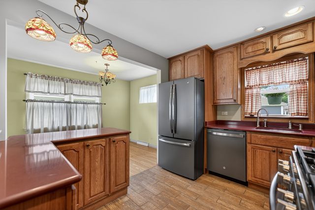 5012 N Busse Avenue, Chicago, IL 60656