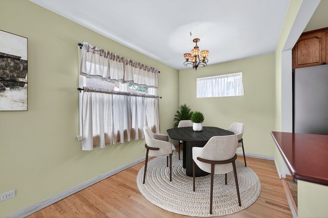 5012 N Busse Avenue, Chicago, IL 60656