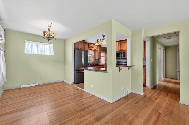 5012 N Busse Avenue, Chicago, IL 60656
