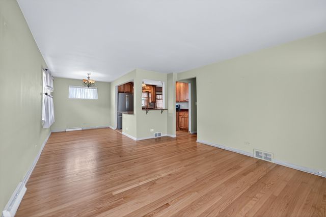 5012 N Busse Avenue, Chicago, IL 60656
