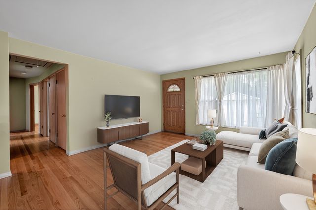 5012 N Busse Avenue, Chicago, IL 60656