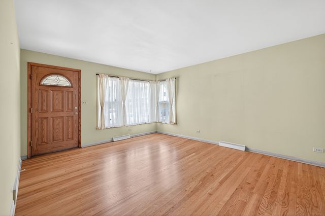 5012 N Busse Avenue, Chicago, IL 60656