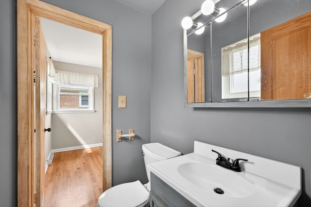 5012 N Busse Avenue, Chicago, IL 60656