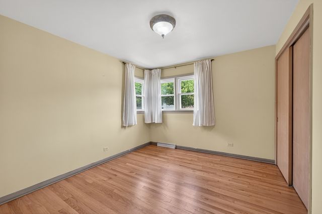 5012 N Busse Avenue, Chicago, IL 60656