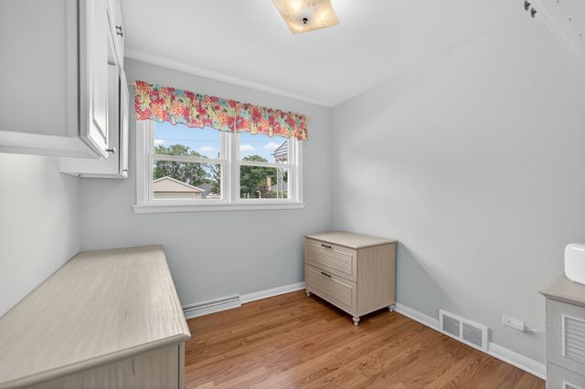 5012 N Busse Avenue, Chicago, IL 60656