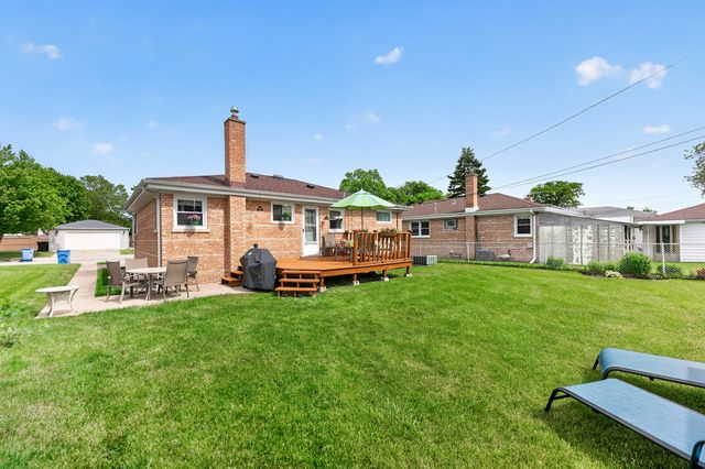 5012 N Busse Avenue, Chicago, IL 60656