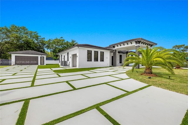 152 NW 165th St, Miami, FL 33169