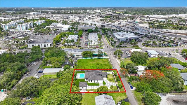 152 NW 165th St, Miami, FL 33169