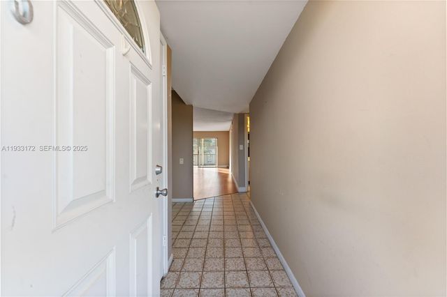 8901 S Hollybrook Boulevard 303, Pembroke Pines, FL 33025