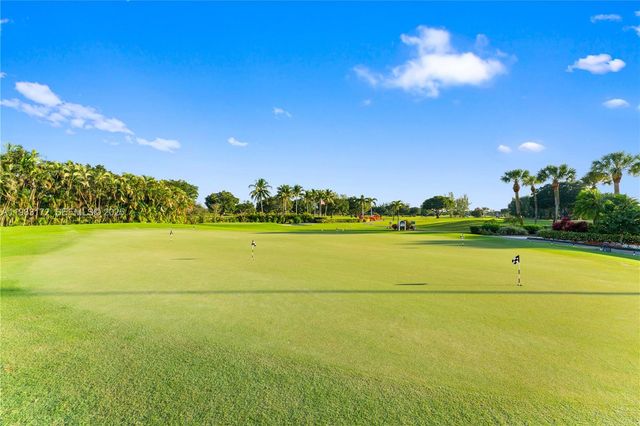 8901 S Hollybrook Boulevard 303, Pembroke Pines, FL 33025