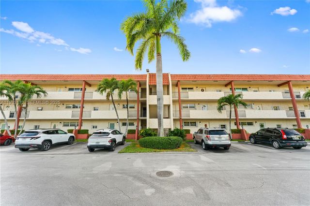8901 S Hollybrook Boulevard 303, Pembroke Pines, FL 33025