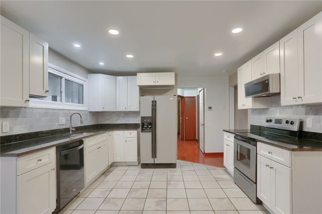 138 Crissinger, Hempfield Twp, PA 15601