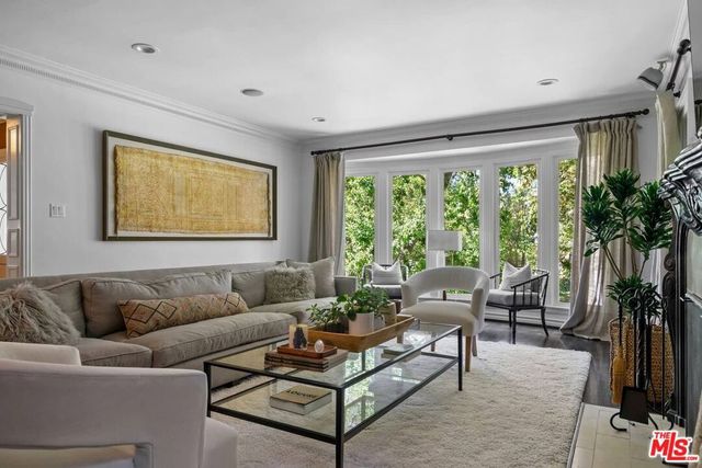 10576 Lindbrook Drive, Los Angeles, CA 90024