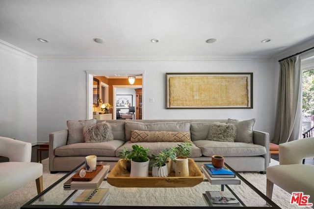10576 Lindbrook Drive, Los Angeles, CA 90024