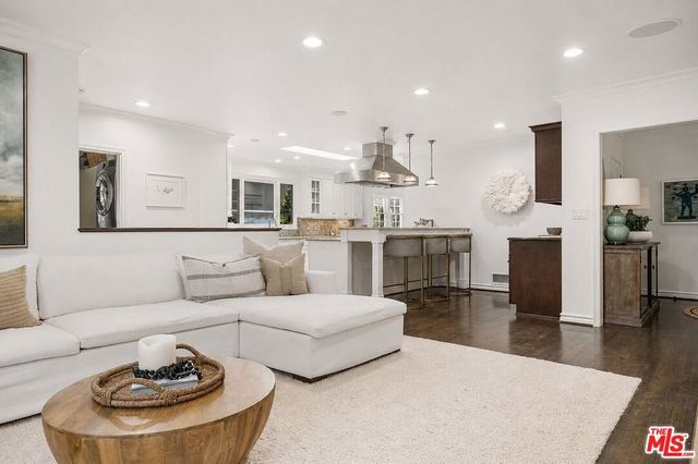 10576 Lindbrook Drive, Los Angeles, CA 90024