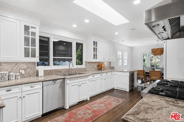10576 Lindbrook Drive, Los Angeles, CA 90024