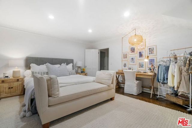 10576 Lindbrook Drive, Los Angeles, CA 90024