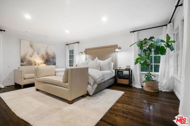 10576 Lindbrook Drive, Los Angeles, CA 90024