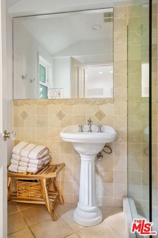 10576 Lindbrook Drive, Los Angeles, CA 90024