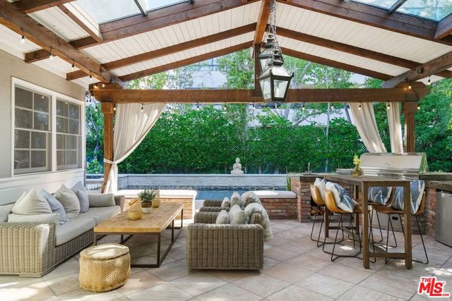 10576 Lindbrook Drive, Los Angeles, CA 90024
