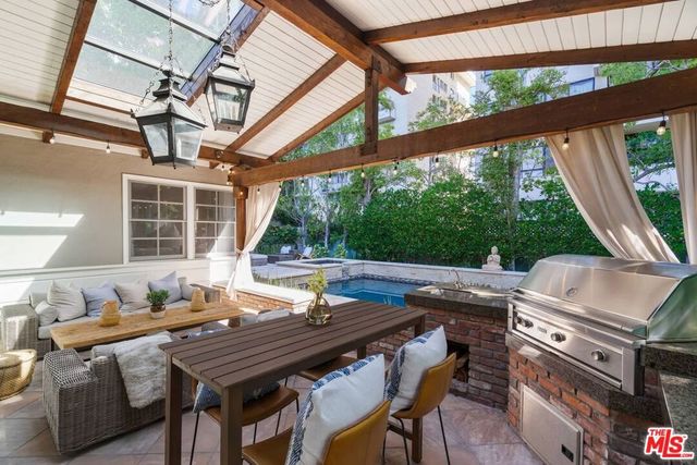 10576 Lindbrook Drive, Los Angeles, CA 90024