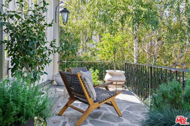 10576 Lindbrook Drive, Los Angeles, CA 90024