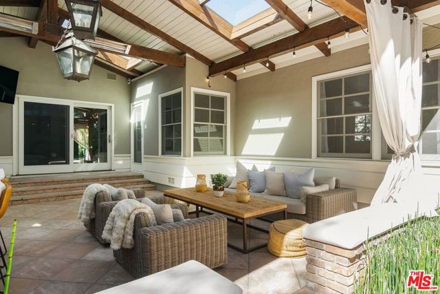 10576 Lindbrook Drive, Los Angeles, CA 90024
