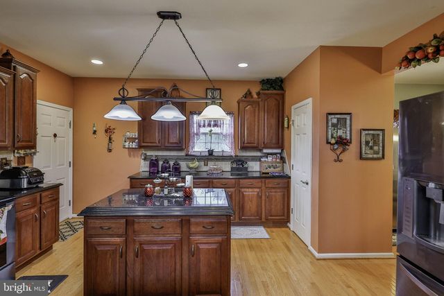 1327 WHEATLAND AVE, Pennsburg, PA 18073